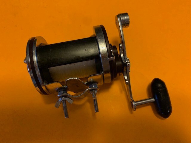CUSTOM BUILT VINTAGE PENN SQUIDDER 140 WITH STEEL GEARS & GUTS PLUS NEWELL BARS
