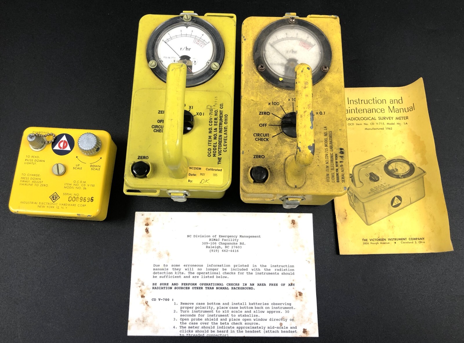 Victoreen CDV-715R and CDV 715 Model 1A Set with Headphones & Dosimeter UNTESTED