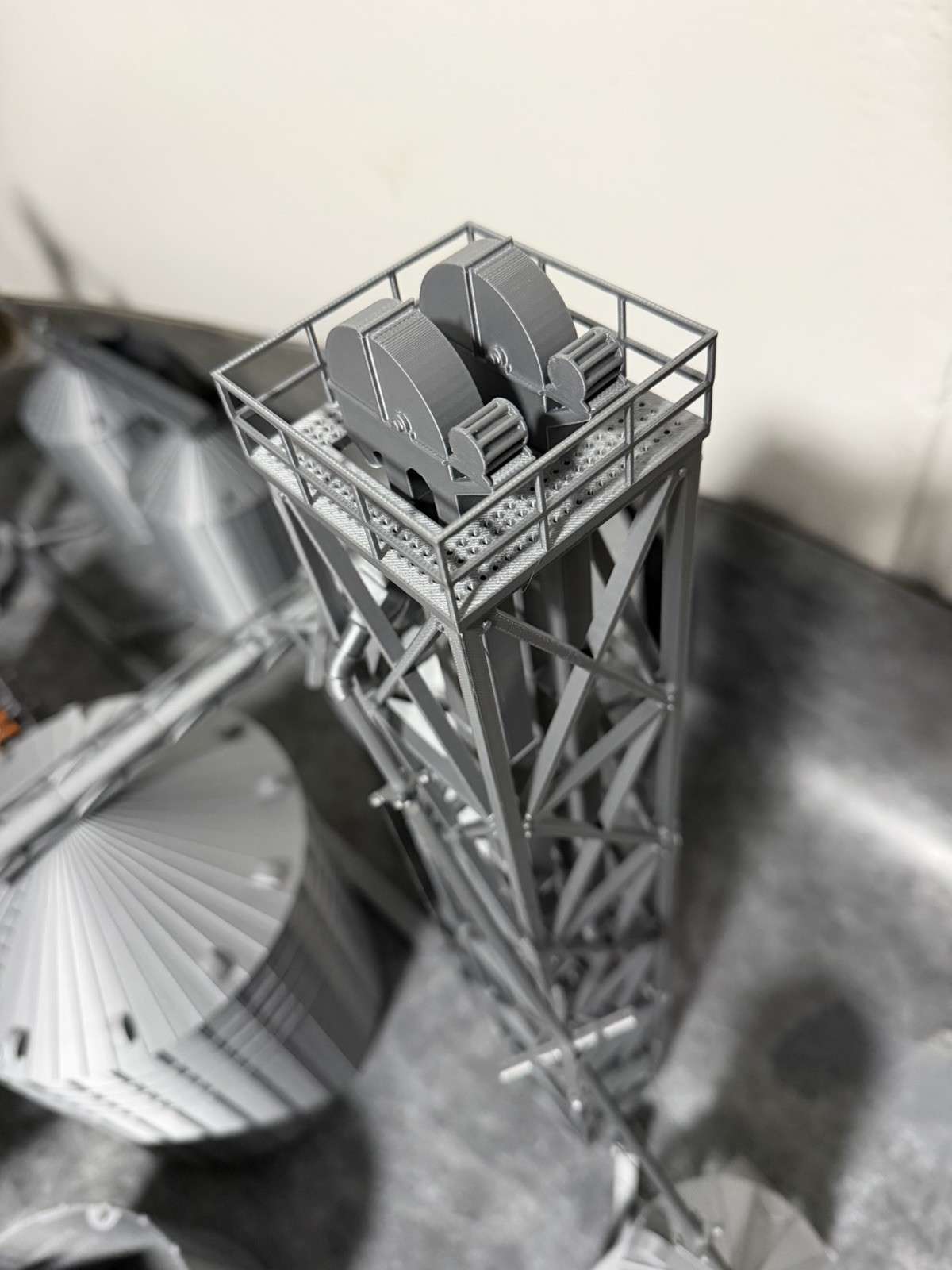 1/64 Dual Grain Elevator Leg W/Cage