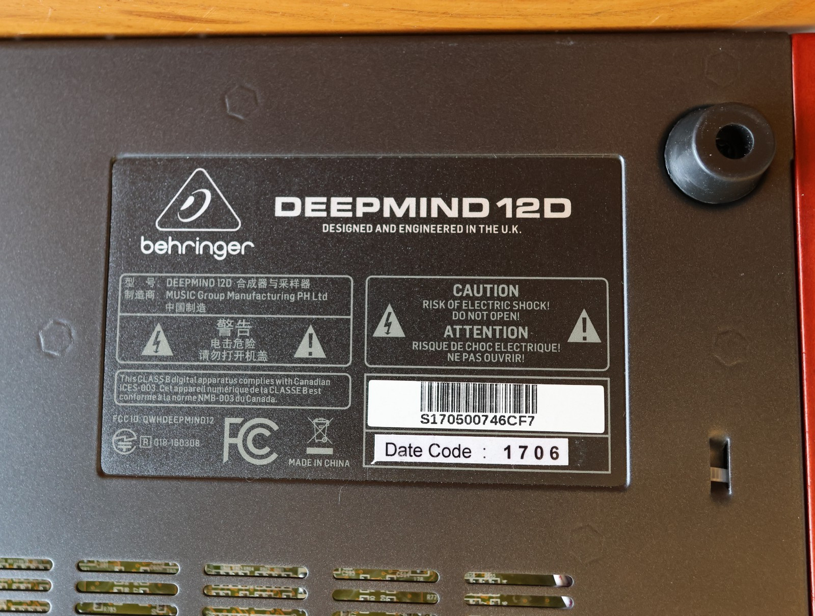 Behringer DeepMind 12D-Analog 12-voice Polyphonic desktop/rack synthesizer MINT!