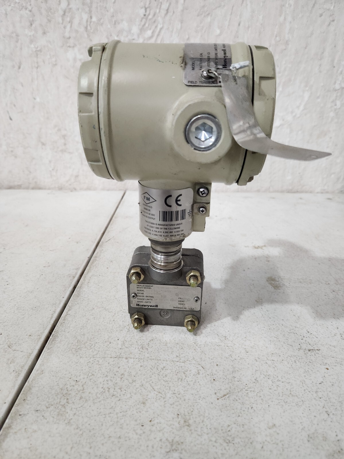 Honeywell STG140-E1G-00000-1C Transmitter ST3000