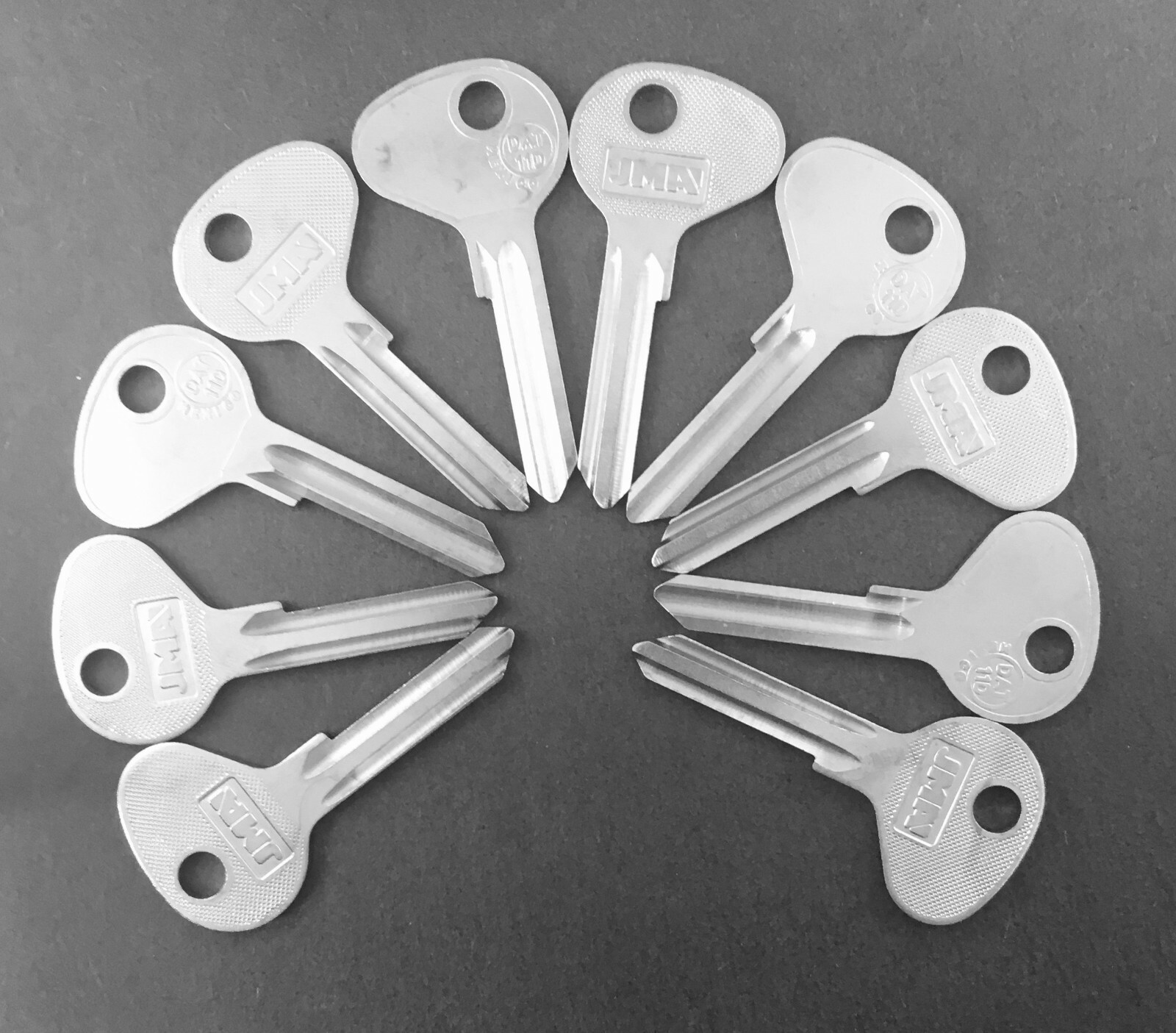 Lots of 2/5/10 DA20 5DA1 D80K DAT-11D Type Key Blanks for Nissan Datsun