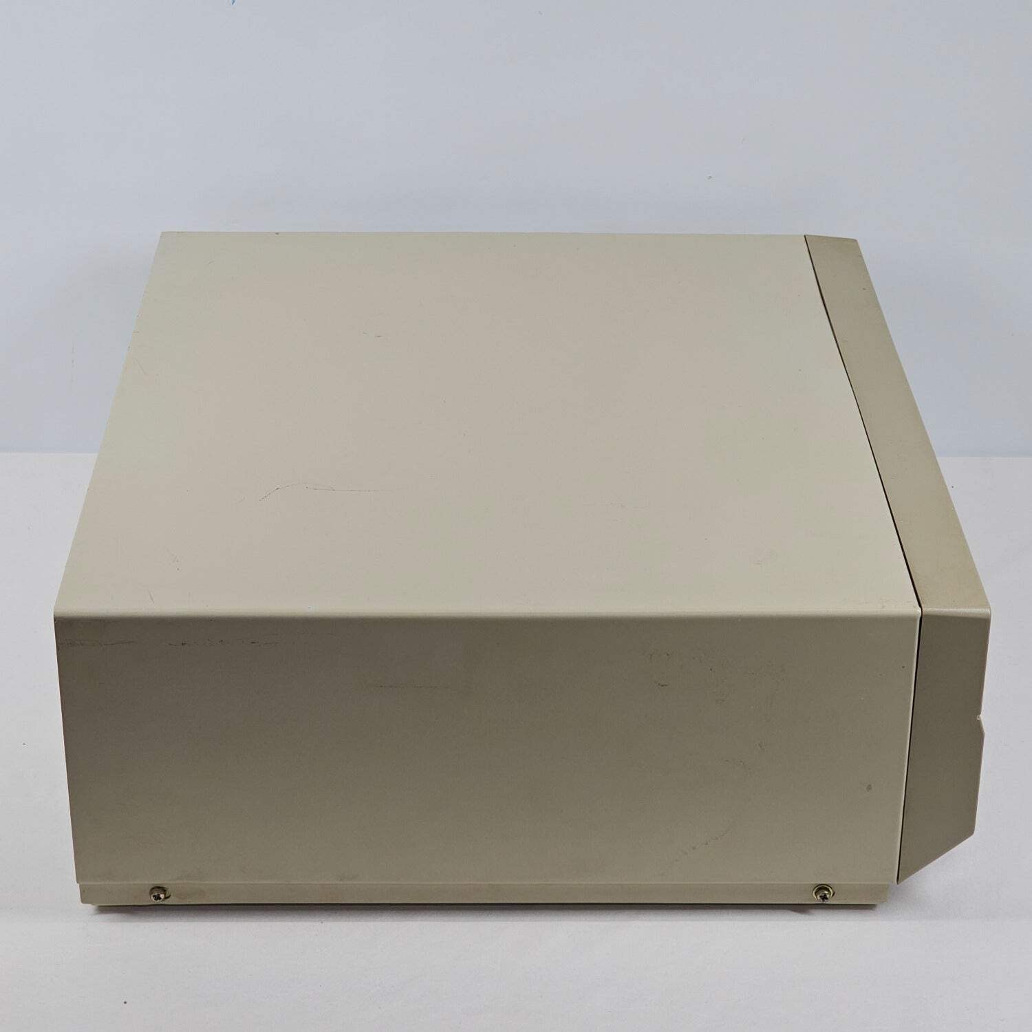 Commodore Amiga 2500 Vintage Personal Computer Model No. A2000