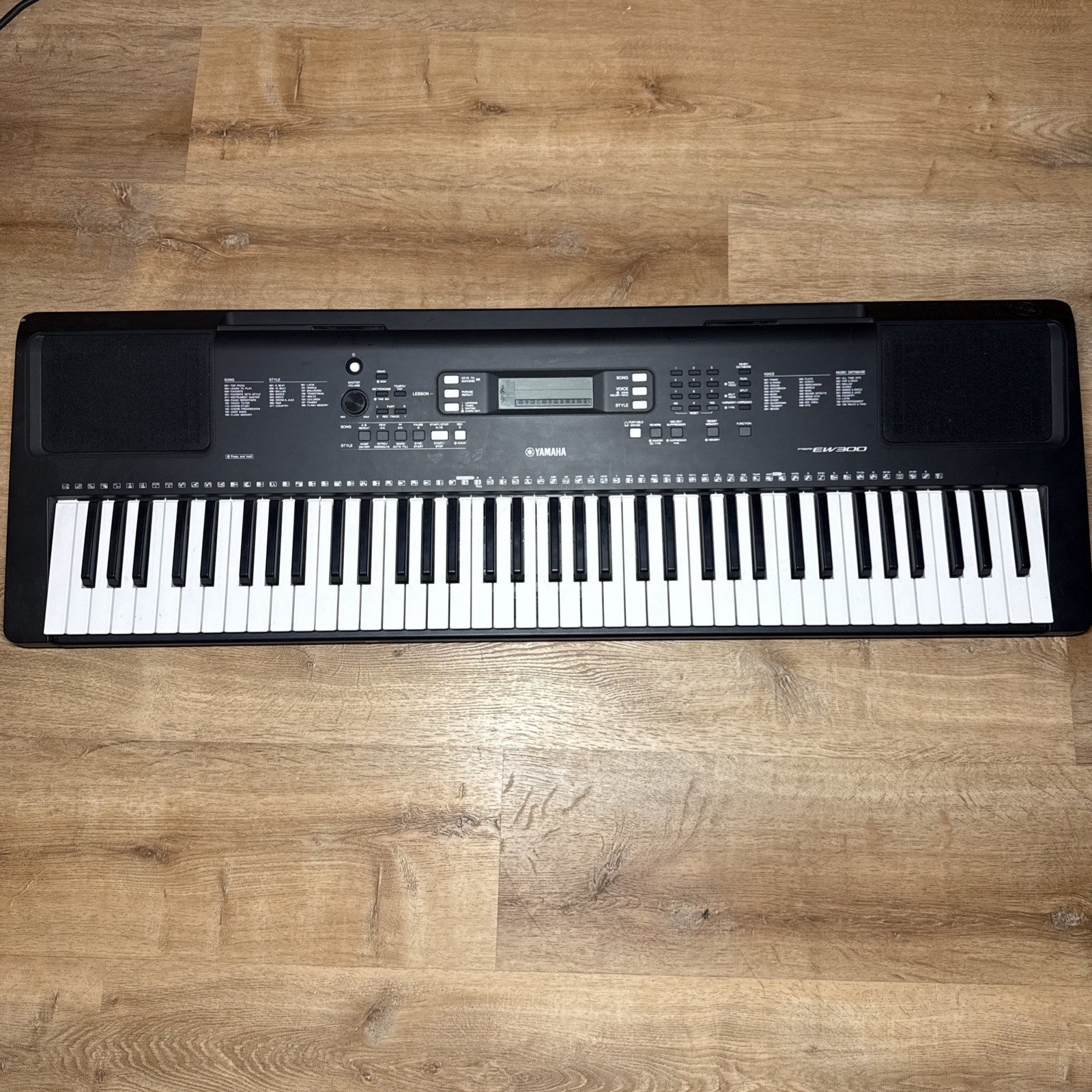 Yamaha PSR-EW300 76-Key Portable Digital Keyboard