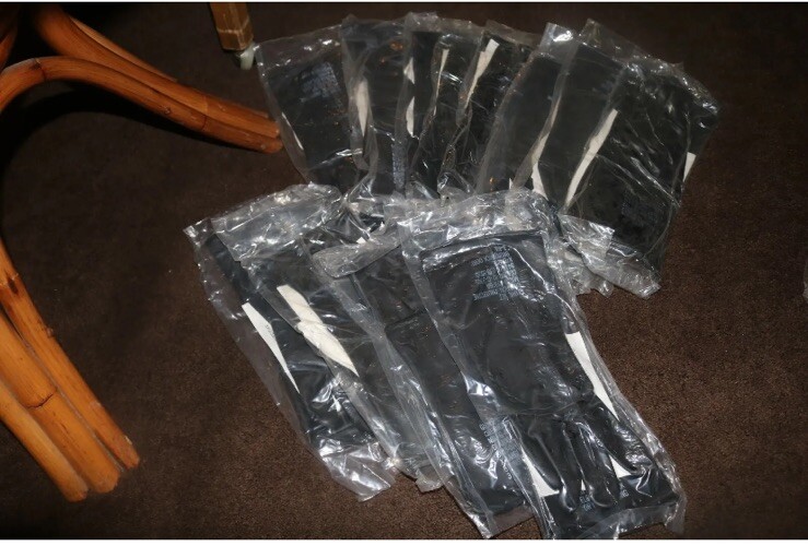 lot of 12 sealed unissued USGI military surplus black protective gloves Medium
