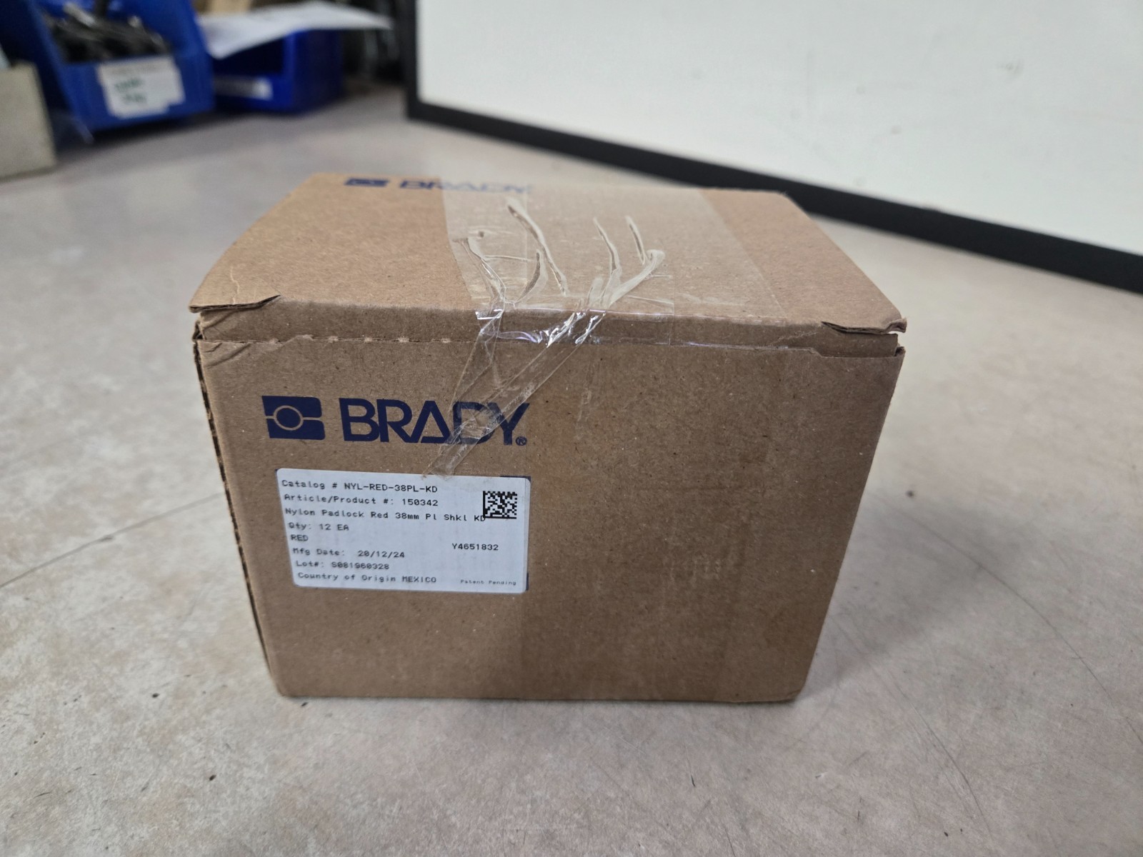Box of 12 BRADY Y4651832 SafeKey Nylon Lockout Padlock NYL-RED-38PL-KD