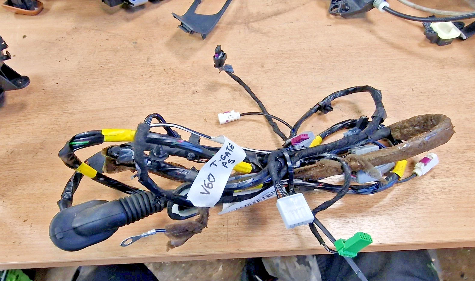 Volvo V60 MK1 Rear N/S Passenger Left Side Tailgate Wiring Loom 31254809