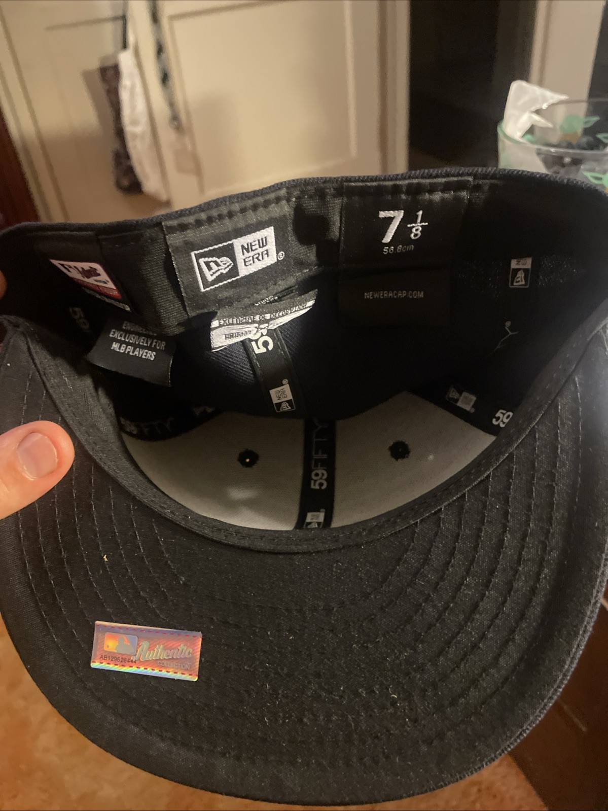 Derek Jeter Autographed Yankees Fitted Hat-MLB Authenticated