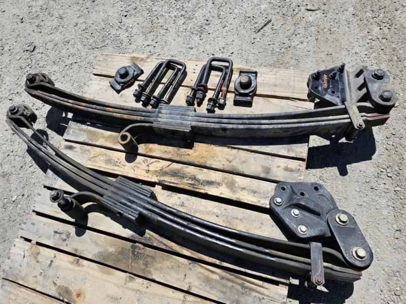 USED 2018 HINO 268 PAIR FRONT LEAF SPRINGS 3 LEAF S48150-2800 Ship Los Angeles