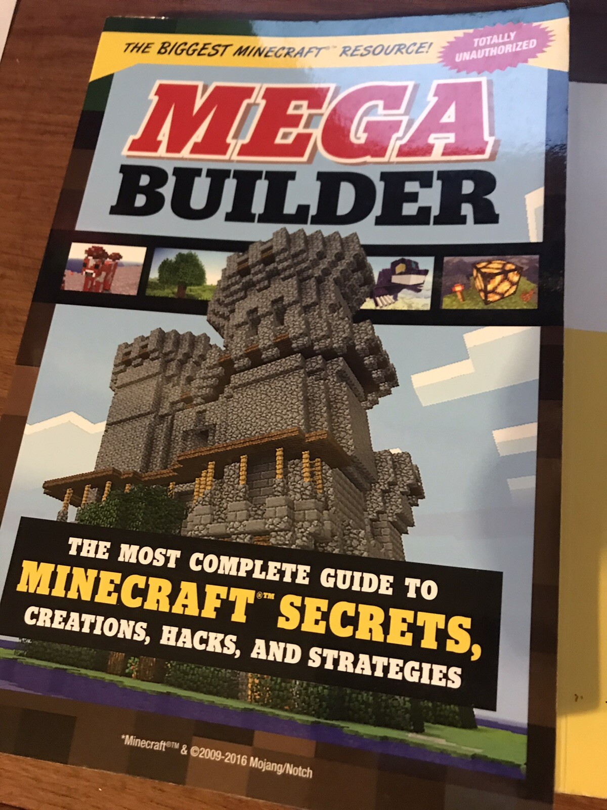 Minecraft books lot (3) - EUC Mega Builder Concrafter Mojang Creative