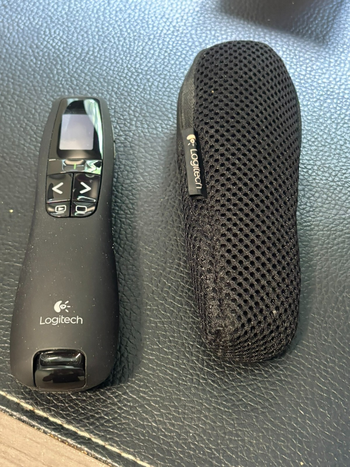 Logitech R800 LCD Laser Presentation Remote