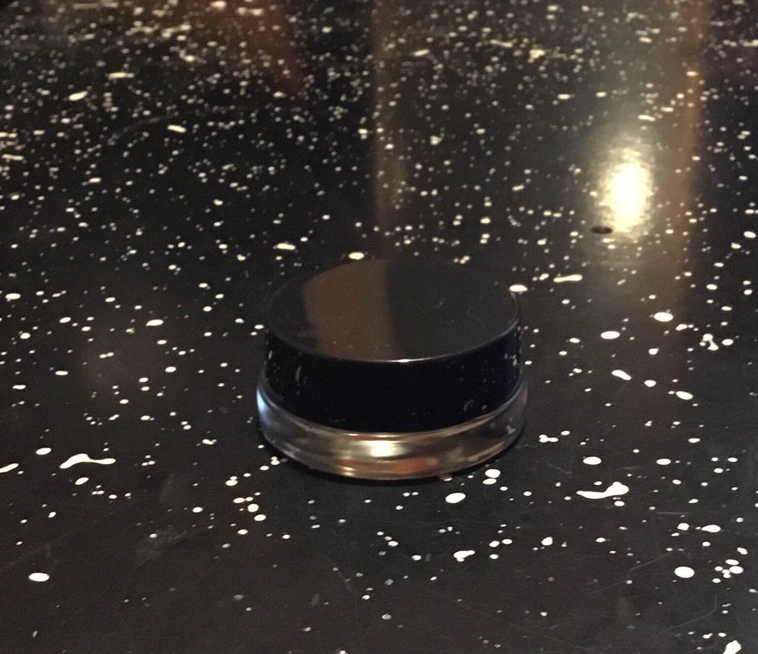 3 Pack Thick Bottom Low Profile 7ml Glass Concentrate Jars With Black Lids