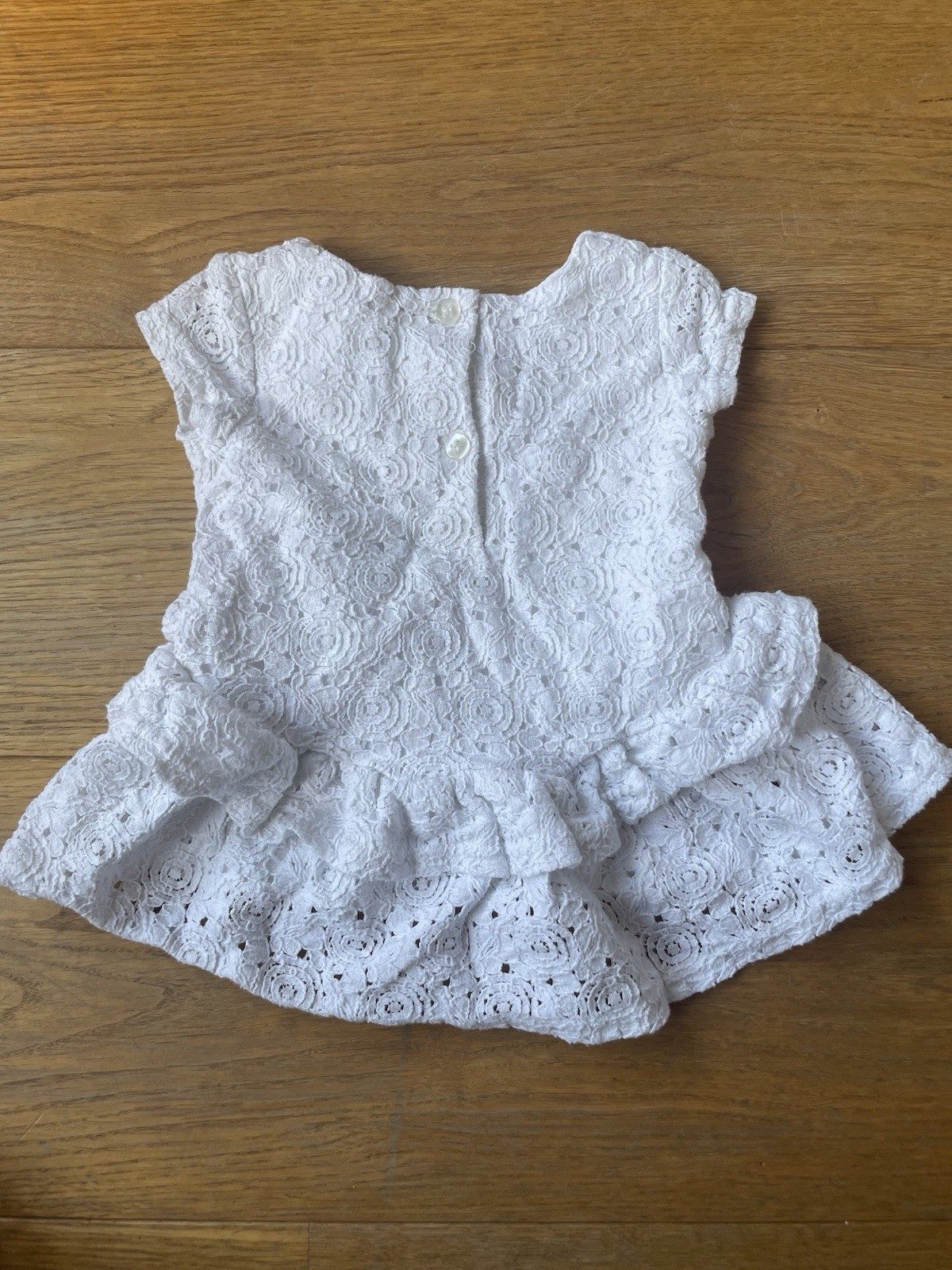 White Lace Pendulum Frill Top with Floral Pattern – 12–18 Months