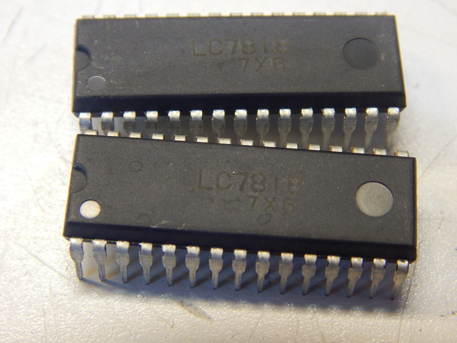 SANYO LC7818 ELECTRONIC AUDIO CONTROL IC 30 Pin DIP - LOT OF 2 - FAST SHIPPING