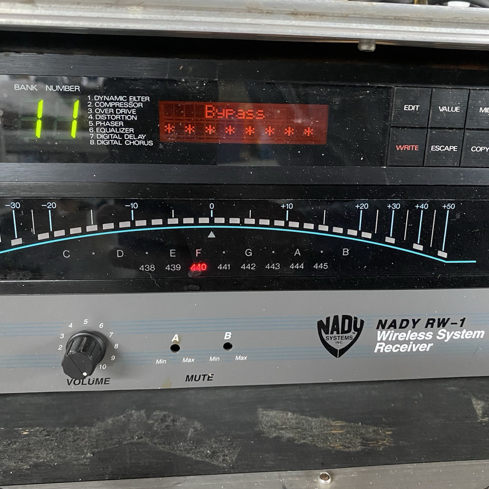 LOT-Roland Korg Nady-effects processor, digital tuner, receiver+Rack Case/cables