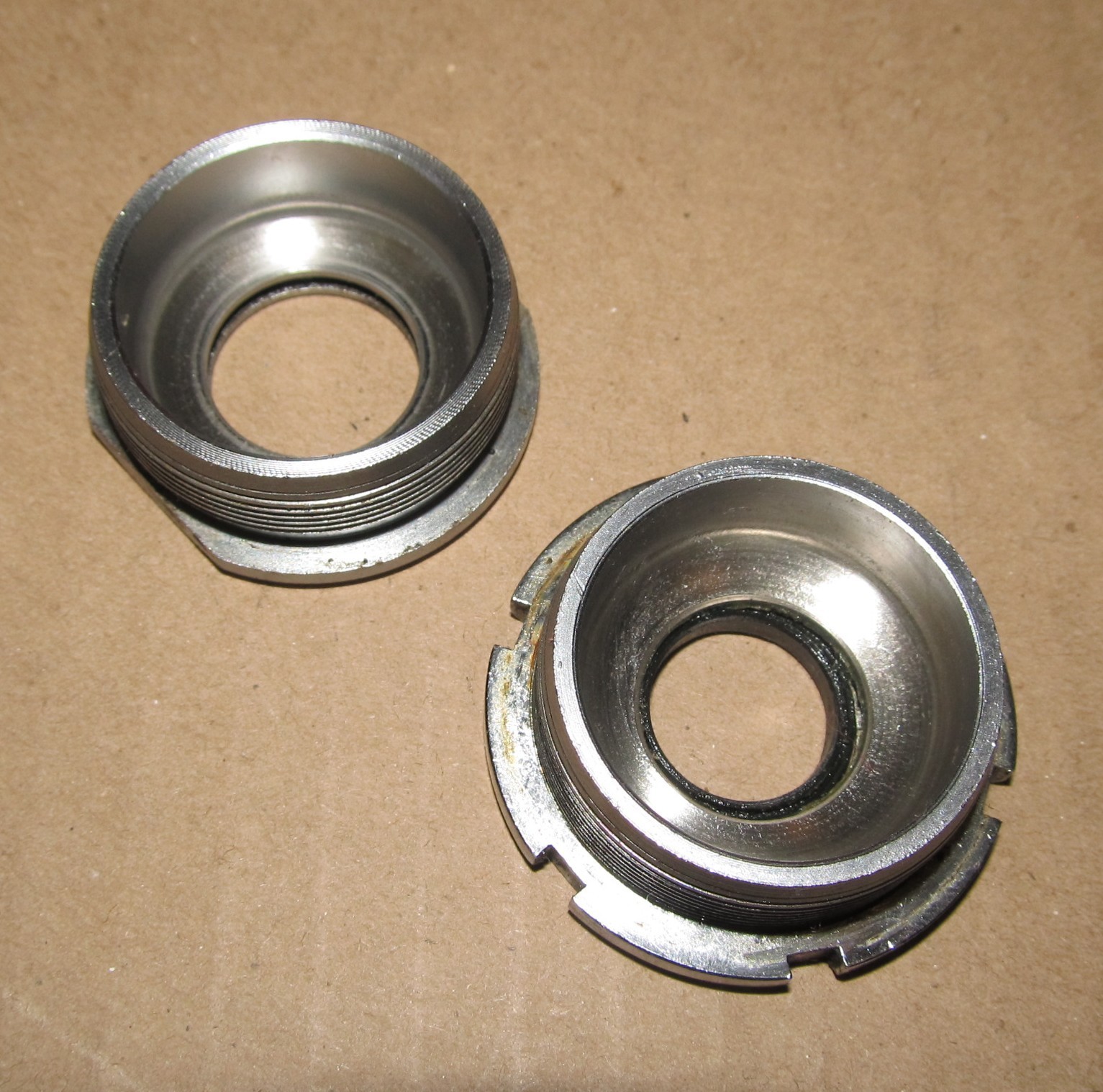 Shimano Bottom Bracket Cups & Lock Ring Italian 35 x 24t
