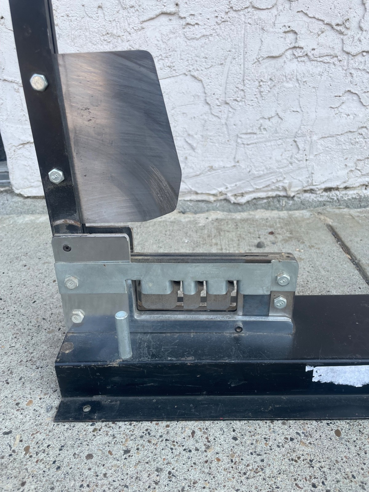 Malco 3"5/8 steel stud cutter SRC24A. Shear for cutting drywall studs