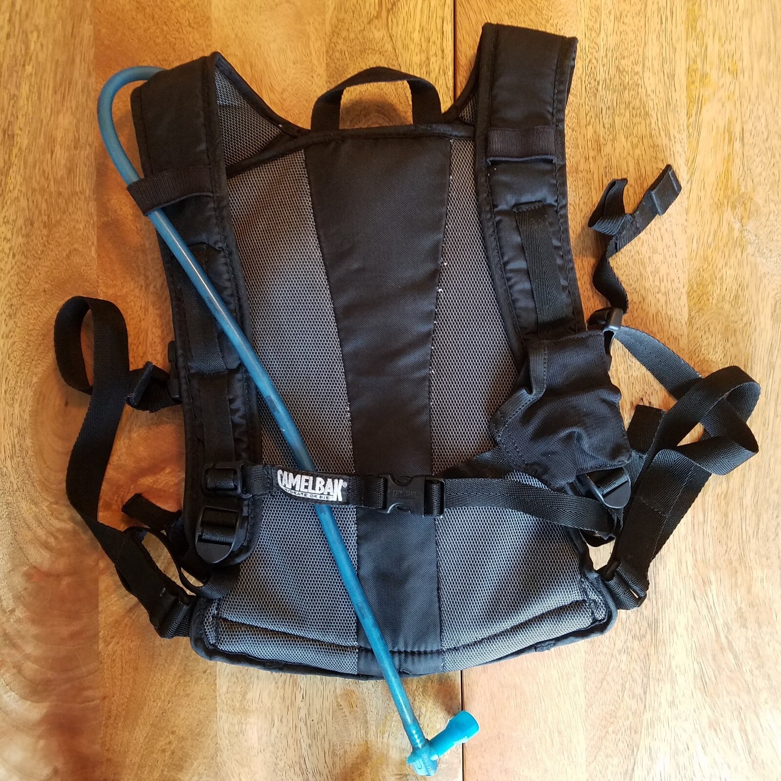 Camelbak Rocket Hydration Pack Backpack Bladder 72oz 2.1 Liter Removable Gel Bag