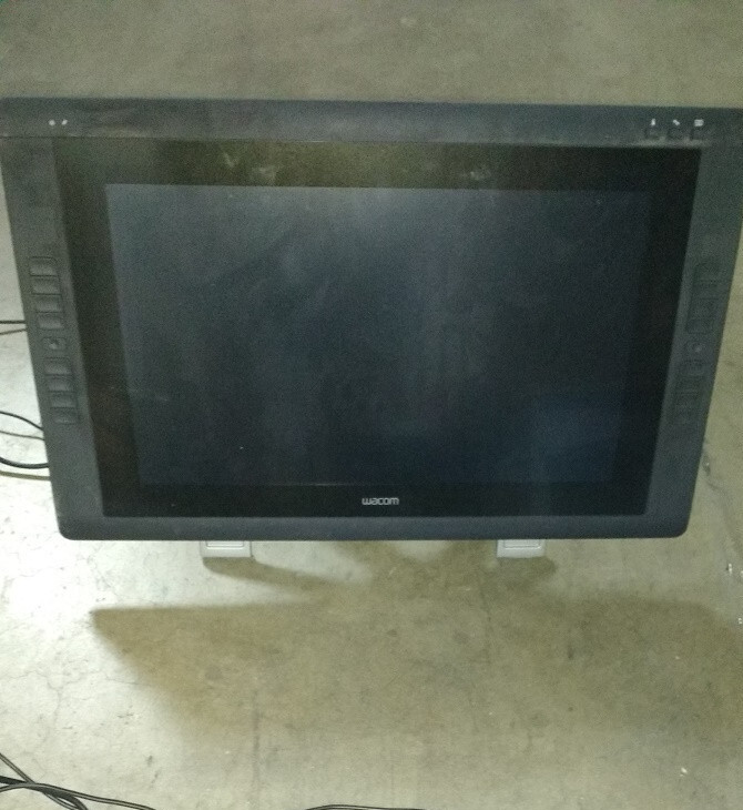 WACOM CINTIQ 22HD Creative Touch Display W/ Stand and Power cord and Cables used