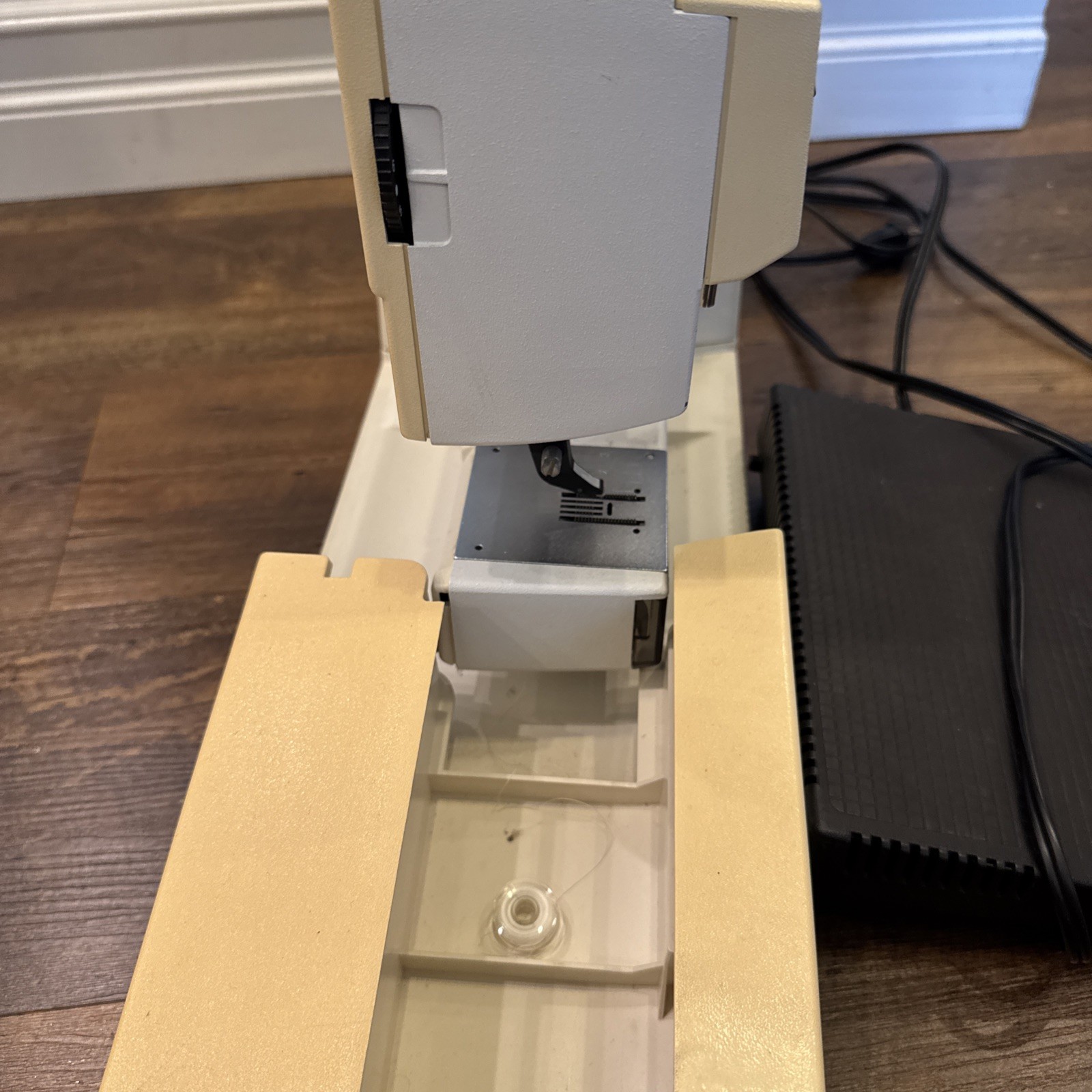 Husqvarna Viking 150e Sewing Machine