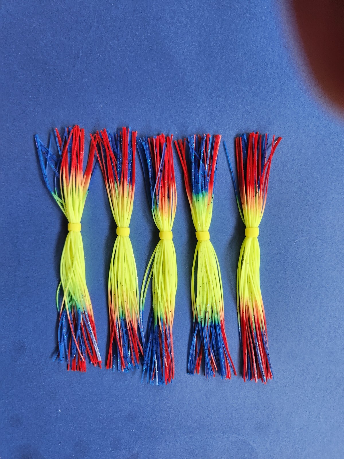 5 Silicone Skirts Chart/Red Blue Tip Fish 5-208-210 Lure Spinnerbait Buzz  jig