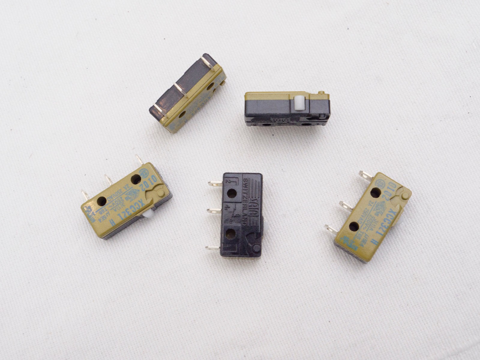 1X Saia-Burgess XCC3Z1 Basic / Snap Action Switches Sub-miniature micro Switch
