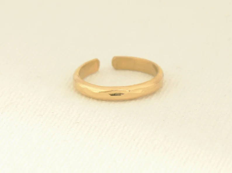 hammered gold filled toe ring - handmade