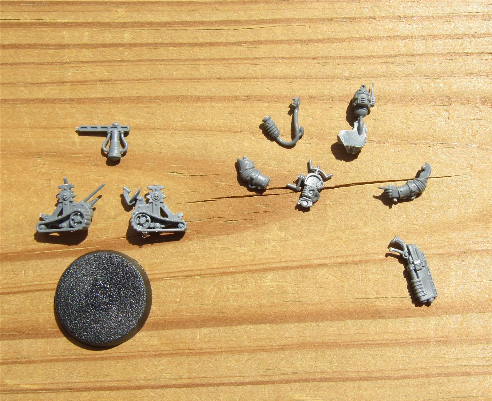 40K Agents of the Imperium Imperial Navy Breachers SPC Surveyor & CAT Unit Bits