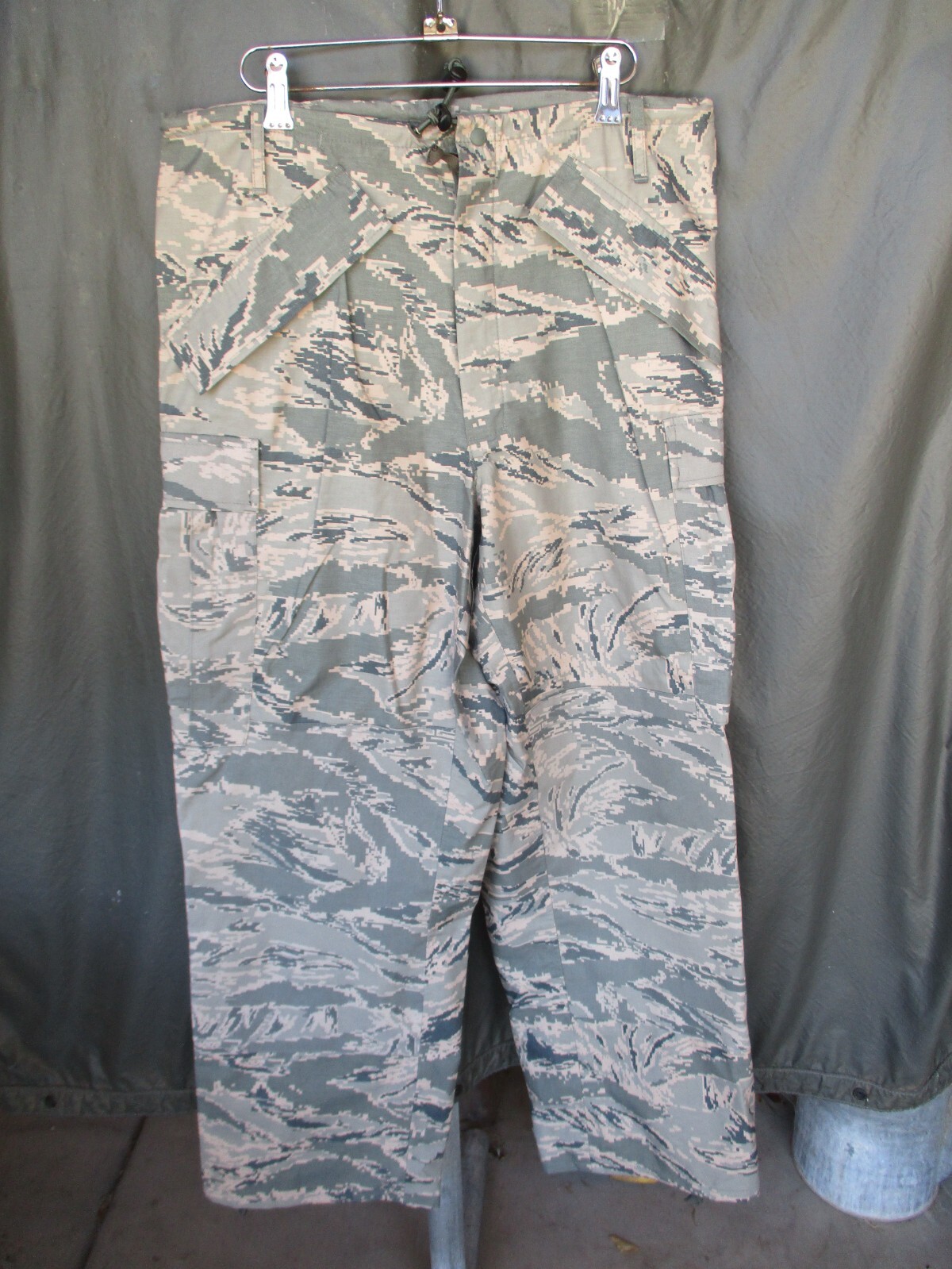 NWoT US Gore Tex Rain Pants, Unissued, 35 waist 30 inseam