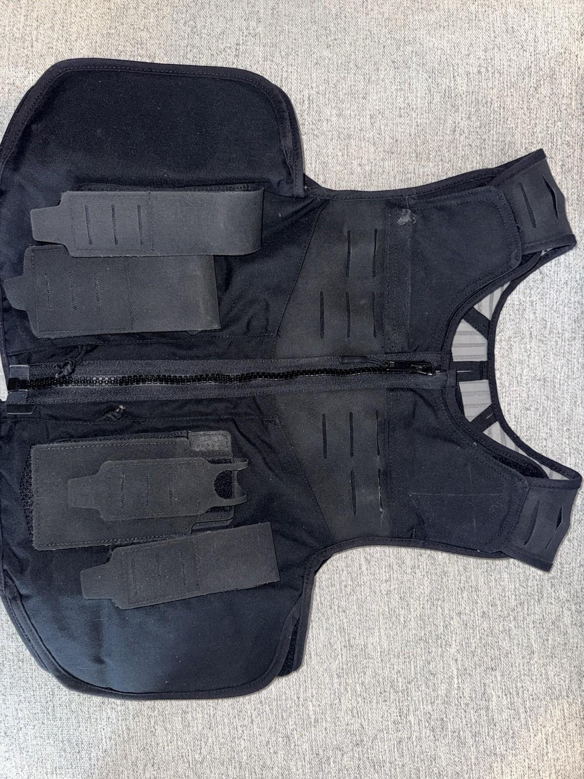 Safariland Male V1 Overt Armor Carrier