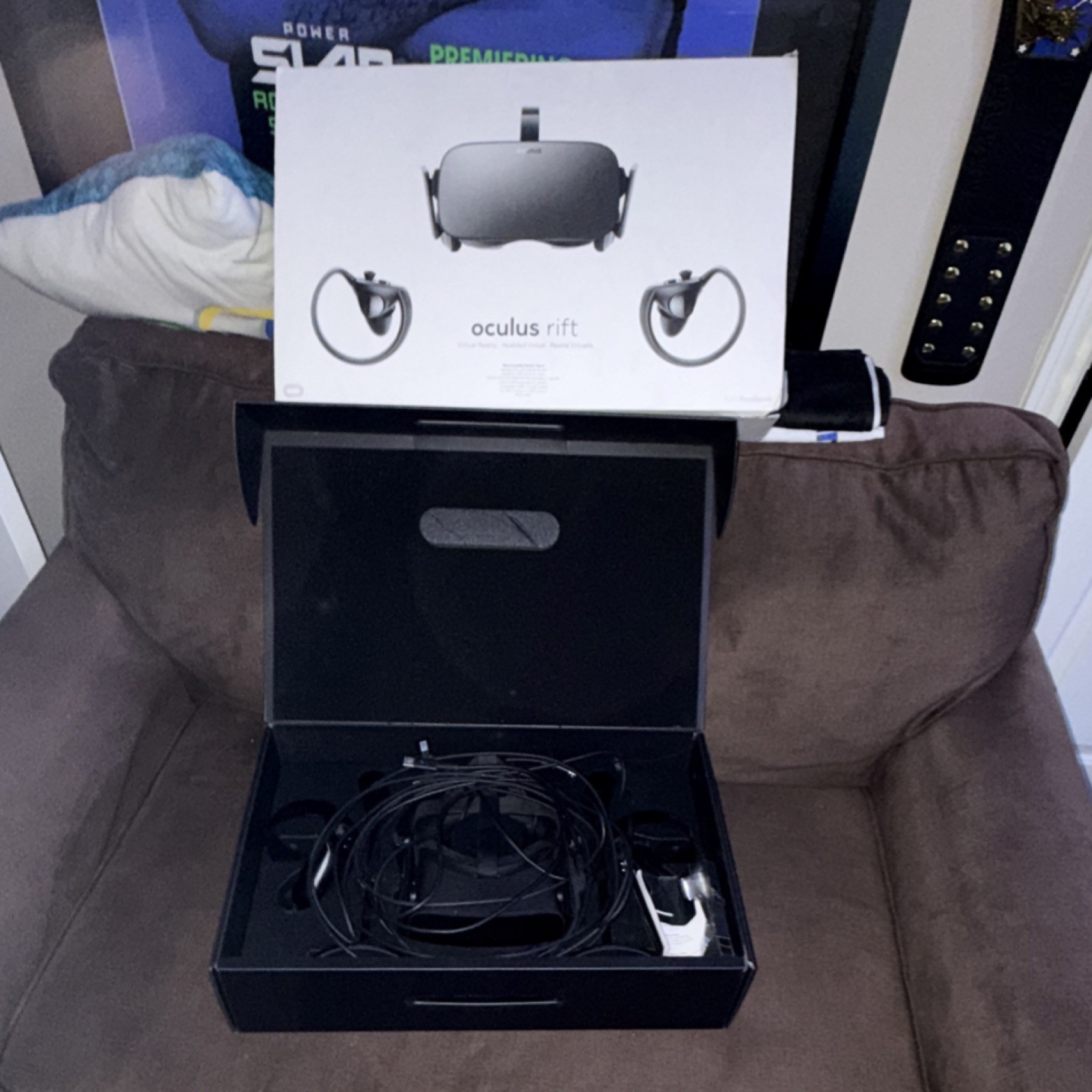 Oculus Rift Black PC & Console VR Headset with Controllers and Sensors