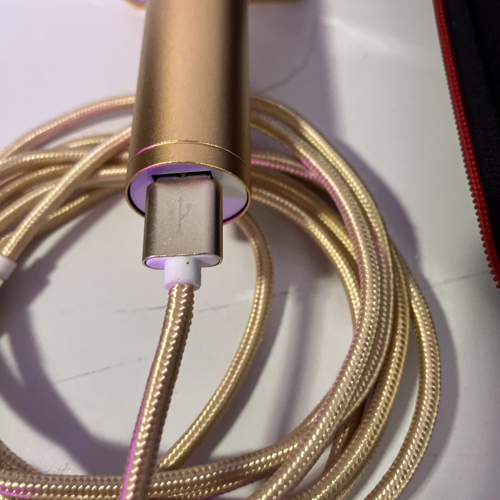 QFX Model Kar-3 Karaoke Microphone With Case And Cable UNTESTED White/Gold