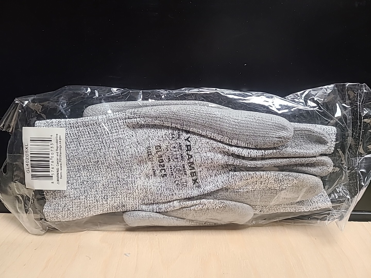 Pyramex Safety Mavrik GL402C5XL X-Large CutResistant Utility Gloves NEW