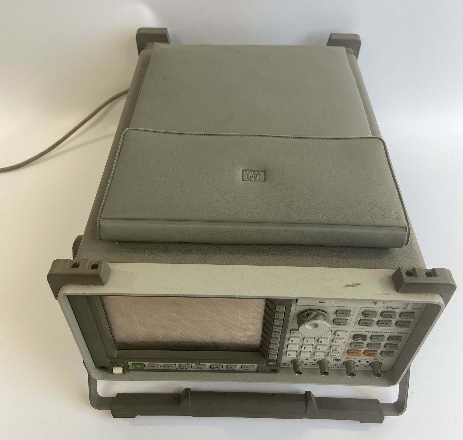 HP 35670A FFT Dynamic Signal Analyzer OPT: 1D2 1D3 1D4 AY6 Delaminated Display