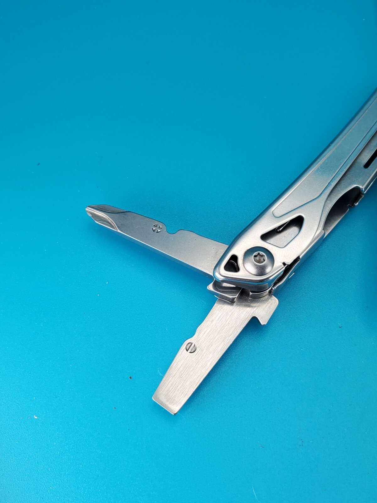 LEATHERMAN WINGMAN MULTI-TOOL! FAST SHIPPING! WITH SHEATH!
