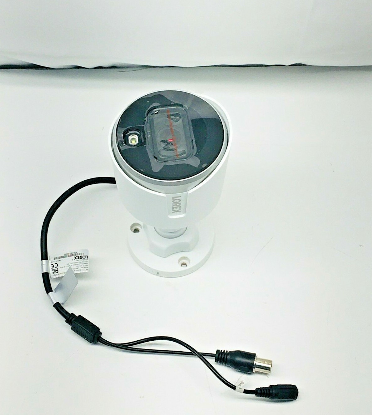 C882DA Series - Lorex 4K Active Deterrence Security Camera