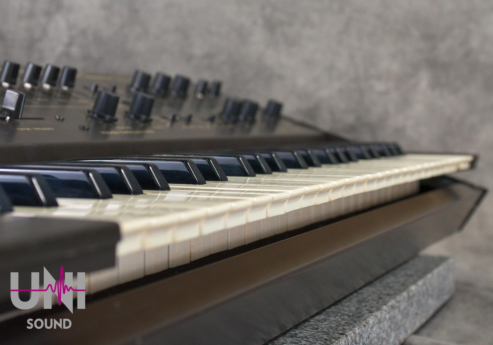 KORG Delta DL-50 Analog Strings Synthesizer in Very Good Condition