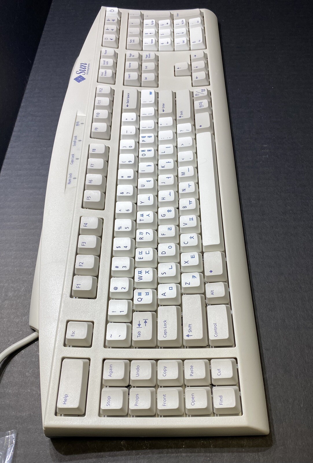 Sun 320-1302 Type-6 KOREAN Keyboard, 2Meter Cable Mini-Din8 Connector, Clean