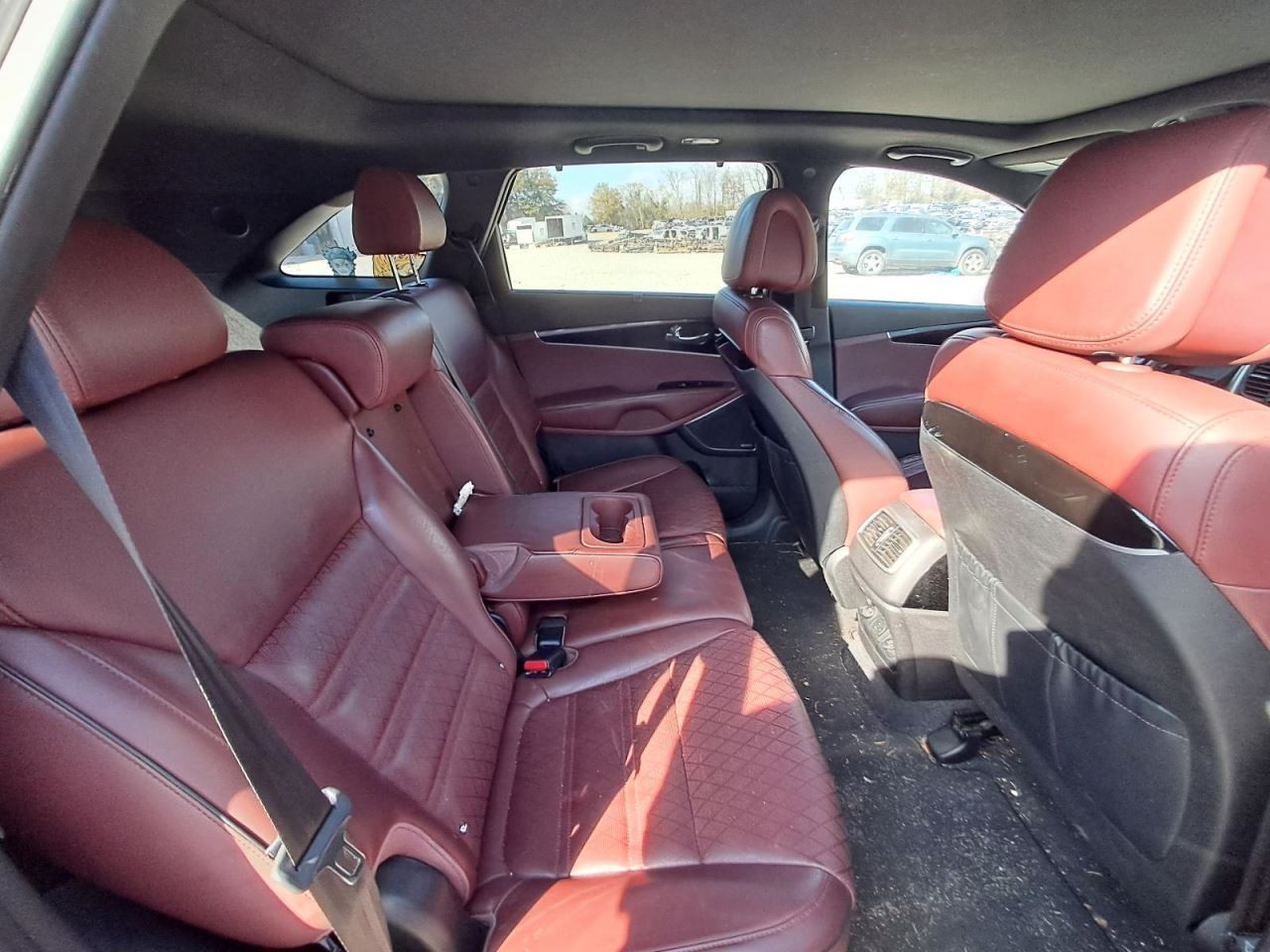 SORENTO 2016 Glove Box 4871033