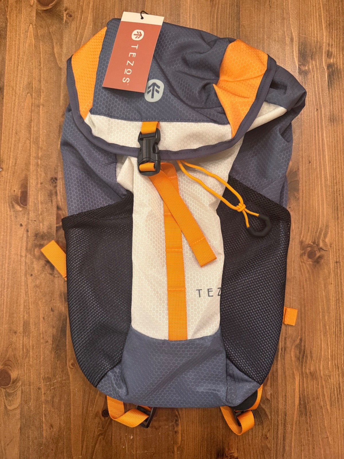 Tezos Juniper Daypack, Lightweight Hiking Backpack 16L, Brand New w/tags 🔥🔥🔥
