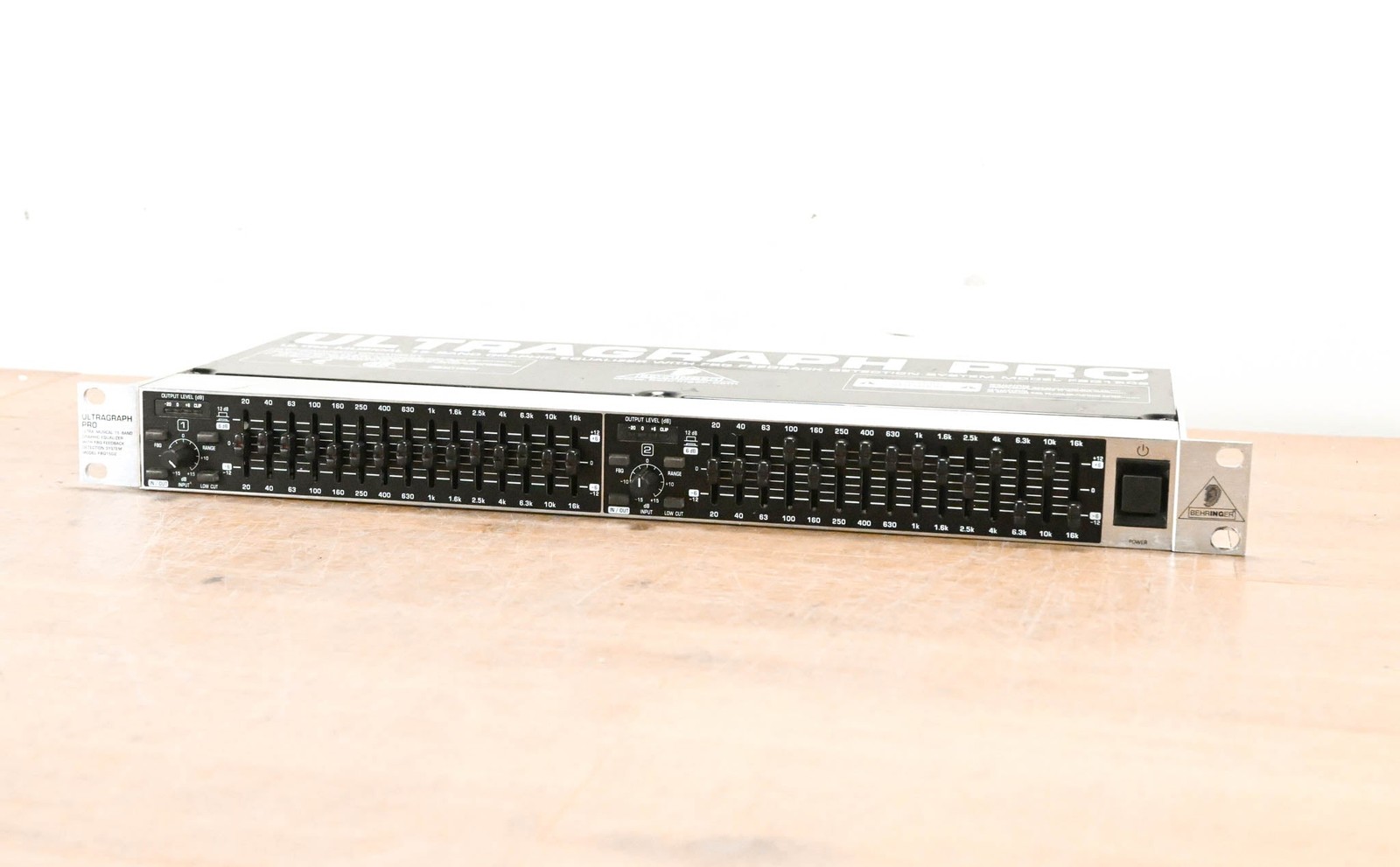 Behringer ULTRAGRAPH PRO FBQ1502 15-Band Stereo Graphic Equalizer CG0133U