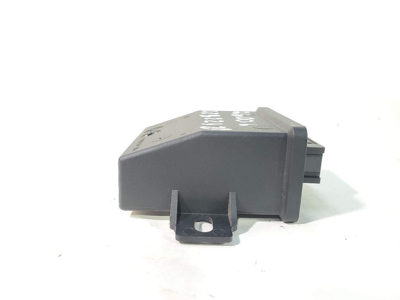 2016 Buick Cascada OEM Headlamp Control Module 13446941