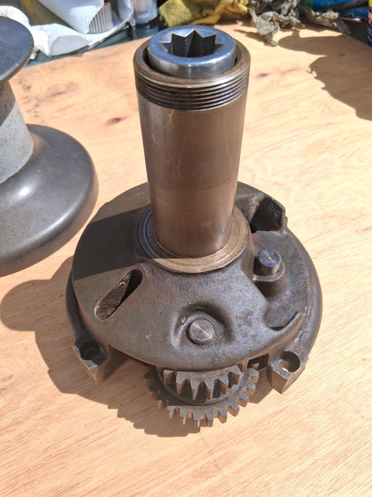 (2) Barient 28 Non Self Tailing Winches