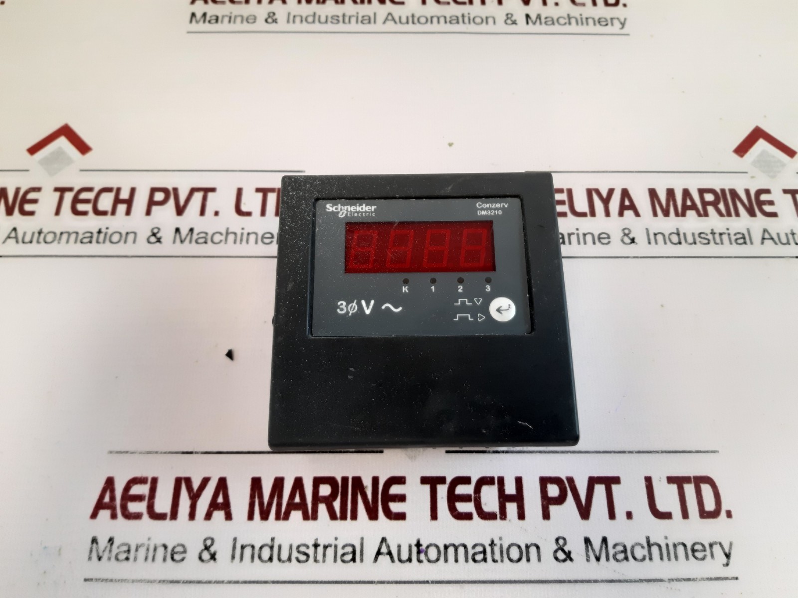 SCHNEIDER ELECTRIC DM3210 Three Phase Voltmeter 5VA At 240V 90-277V