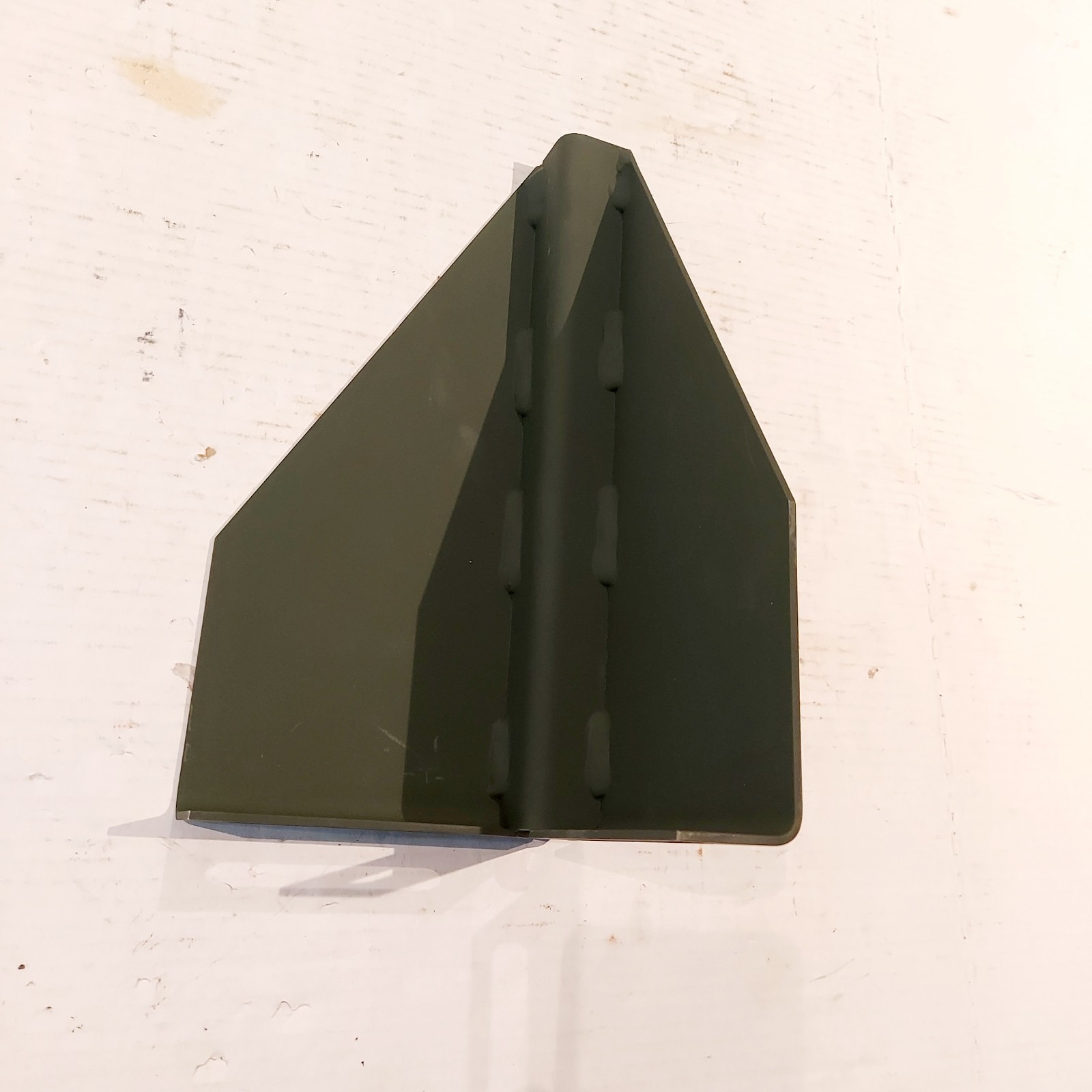 NOS M1101 M1102 TRAILER GREEN BOW BASE SUPPORT CORNER BRACKET  12449605-1