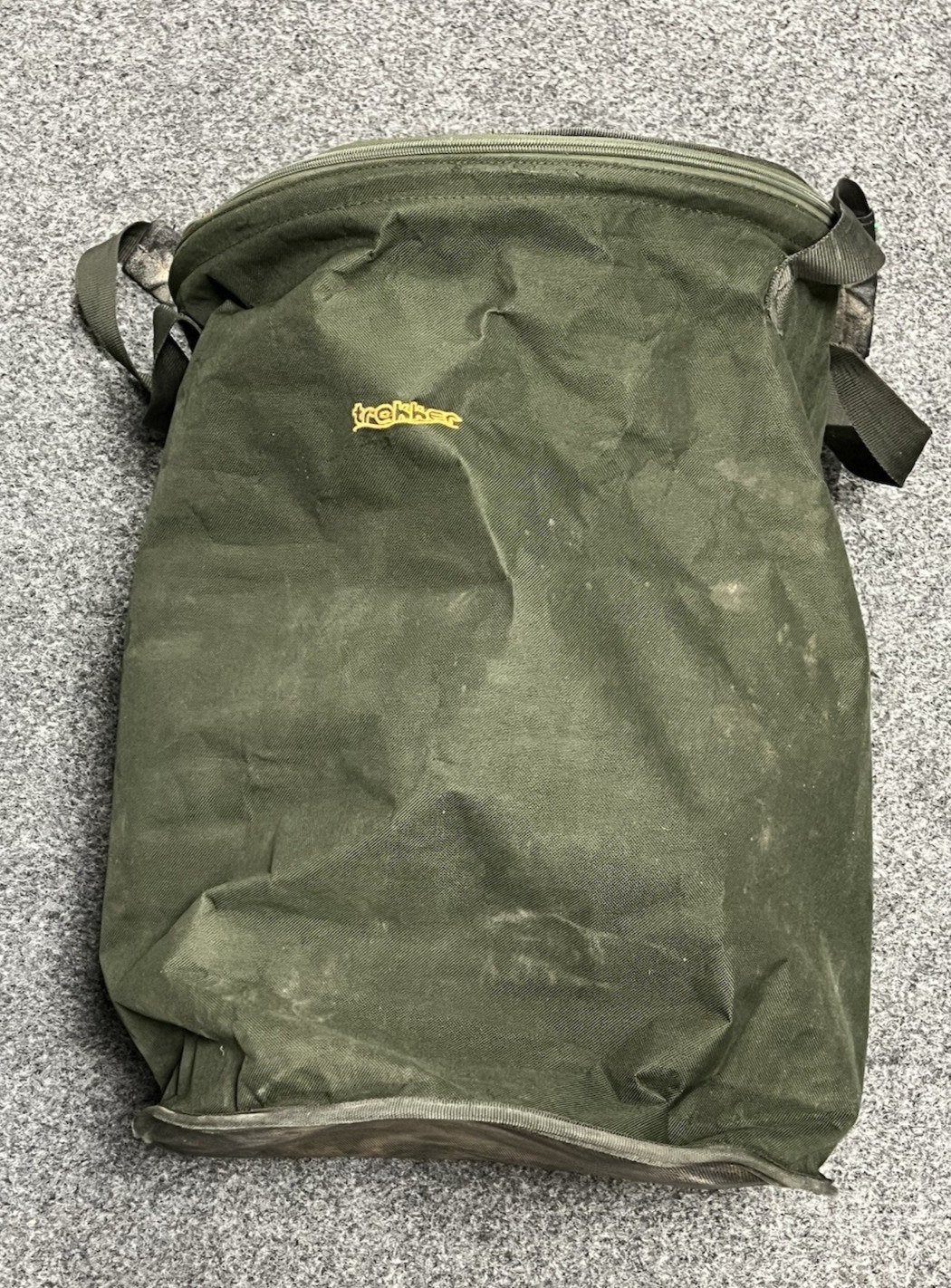 Trakker Large Round Carp Fishing Bag Clothing Storage Zip Top fishing bag