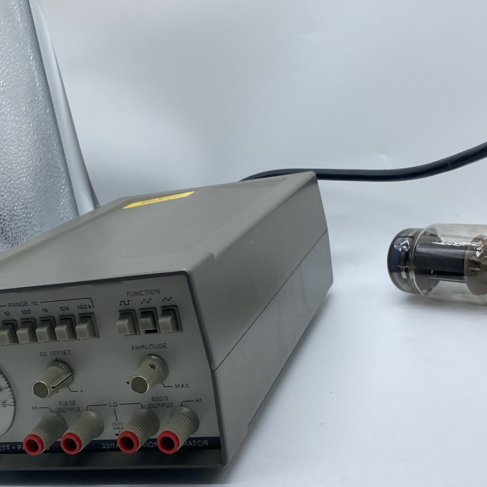 HP Agilent 3311a function signal generator S1