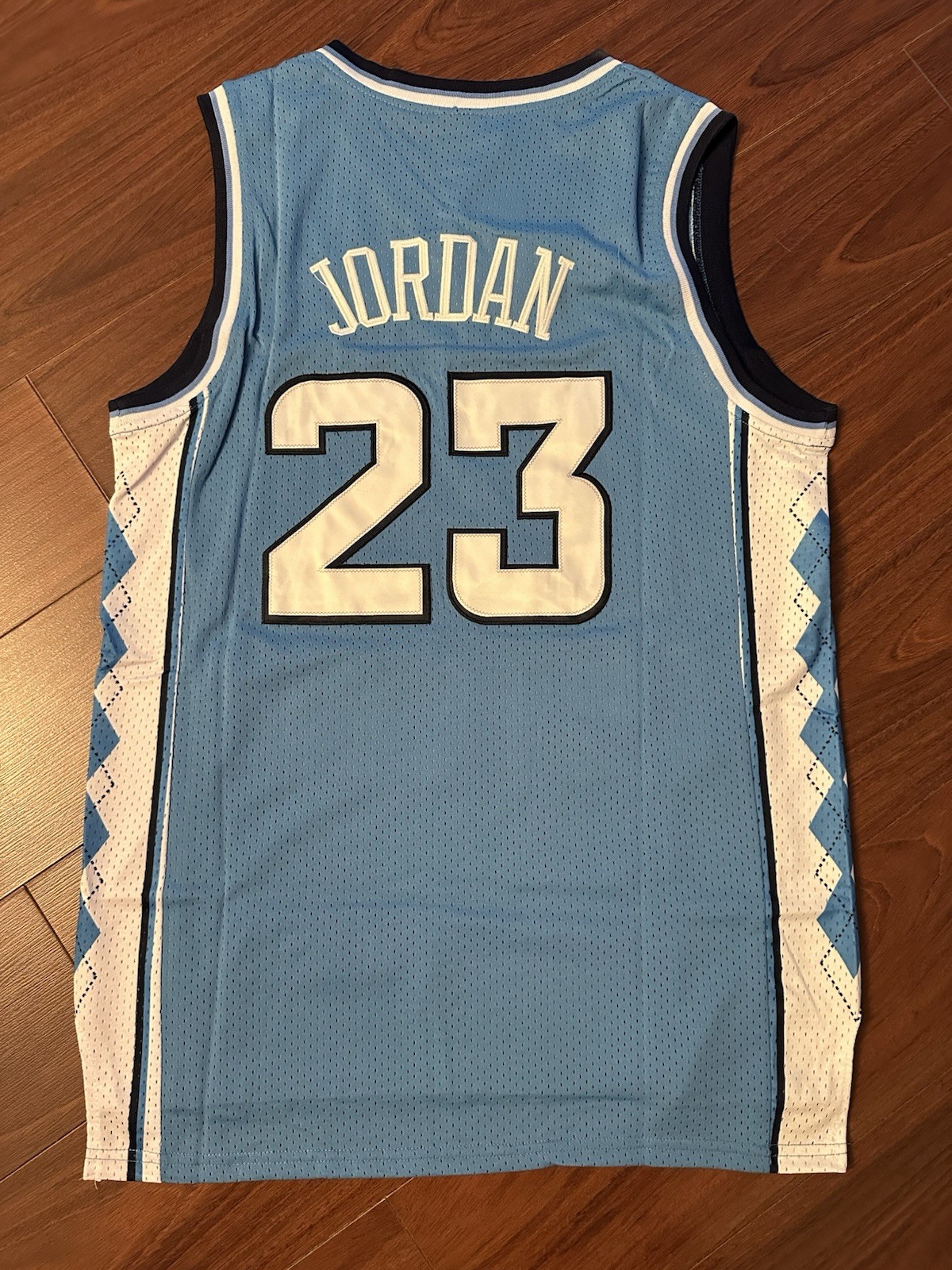 NWT Michael Jordan Basketball Jersey MEDIUM #23  North Carolina Tar Heels USA
