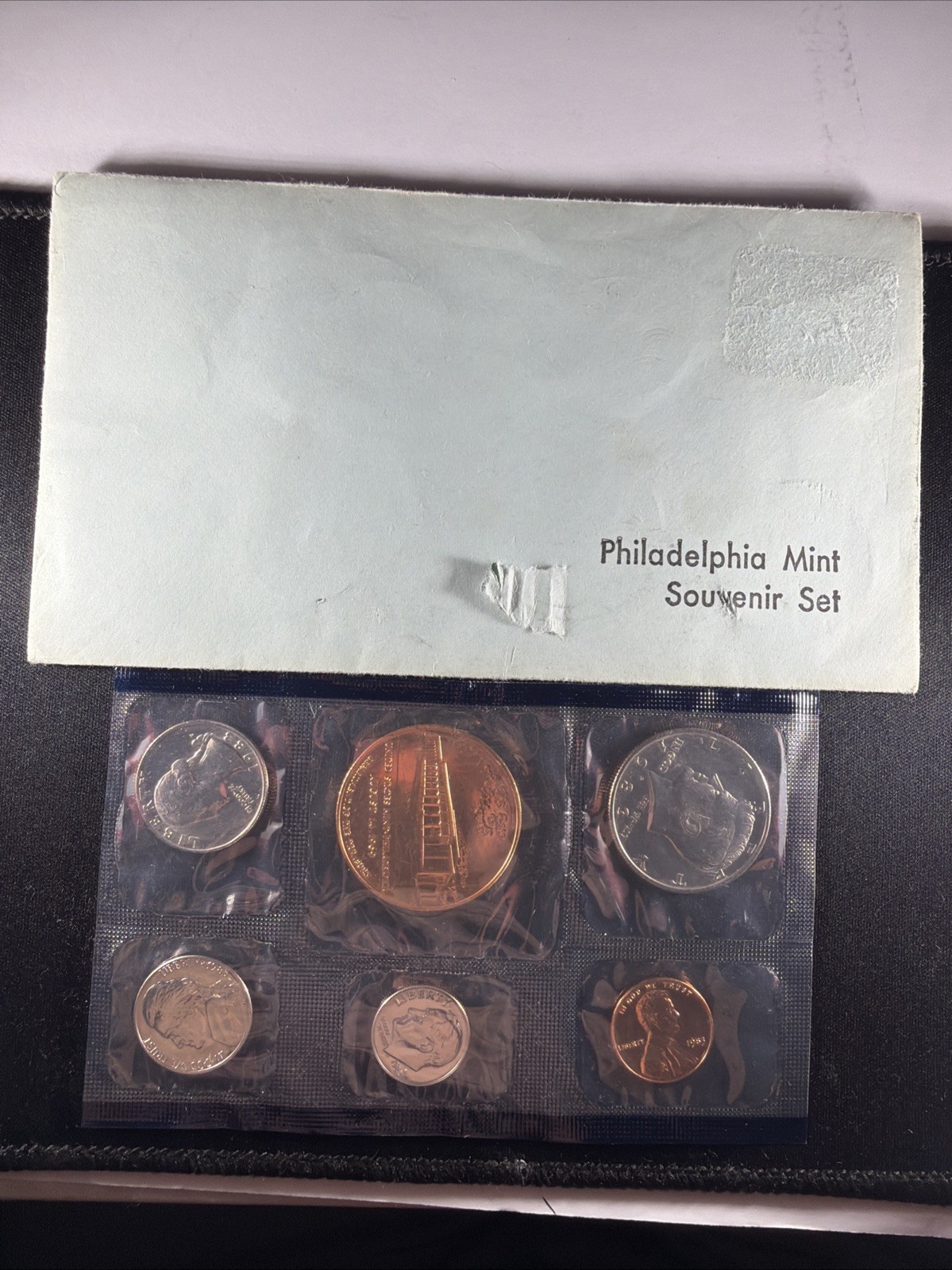 1983 Philadelphia Souvenir Mint Set W/ Envelope