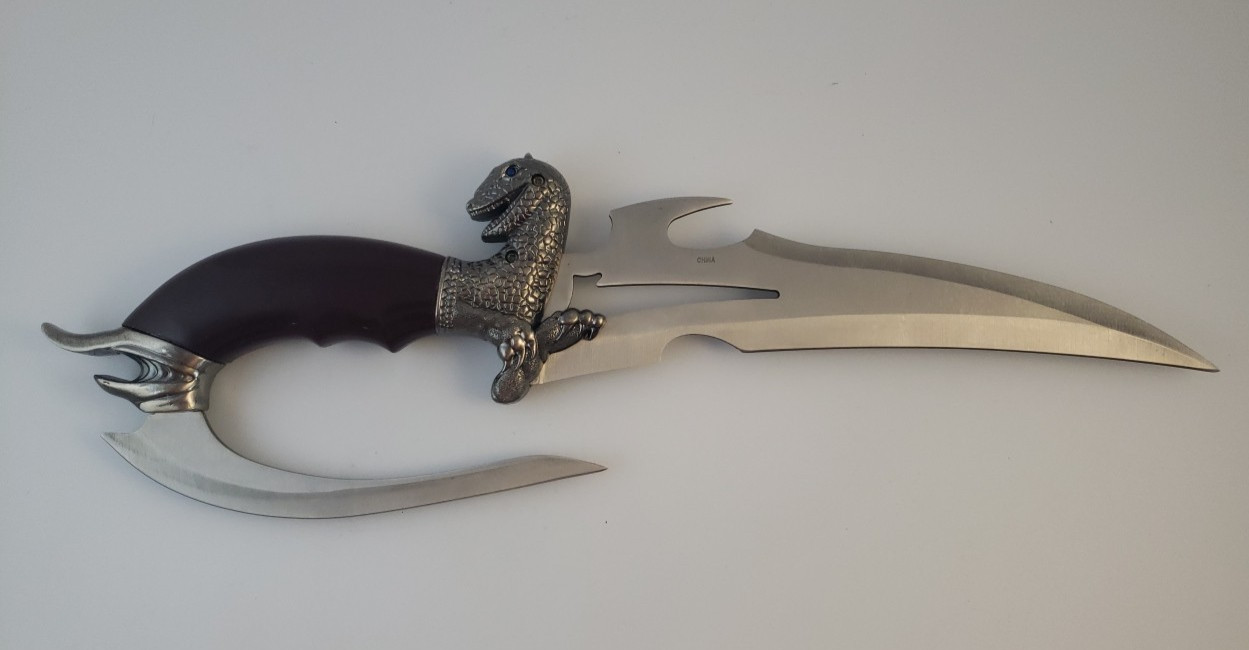 15” Dinosaur/Reptile Handled Fantasy Typhoon Hook Dagger